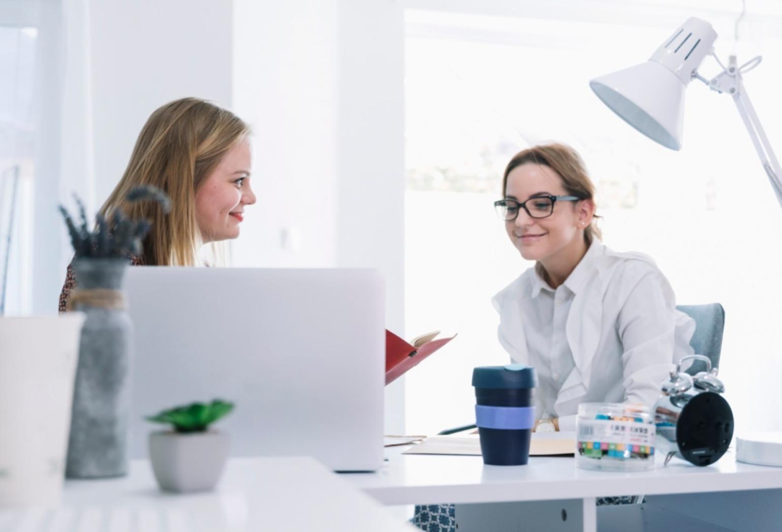 Команда специалистов по финансовым рискам за работой