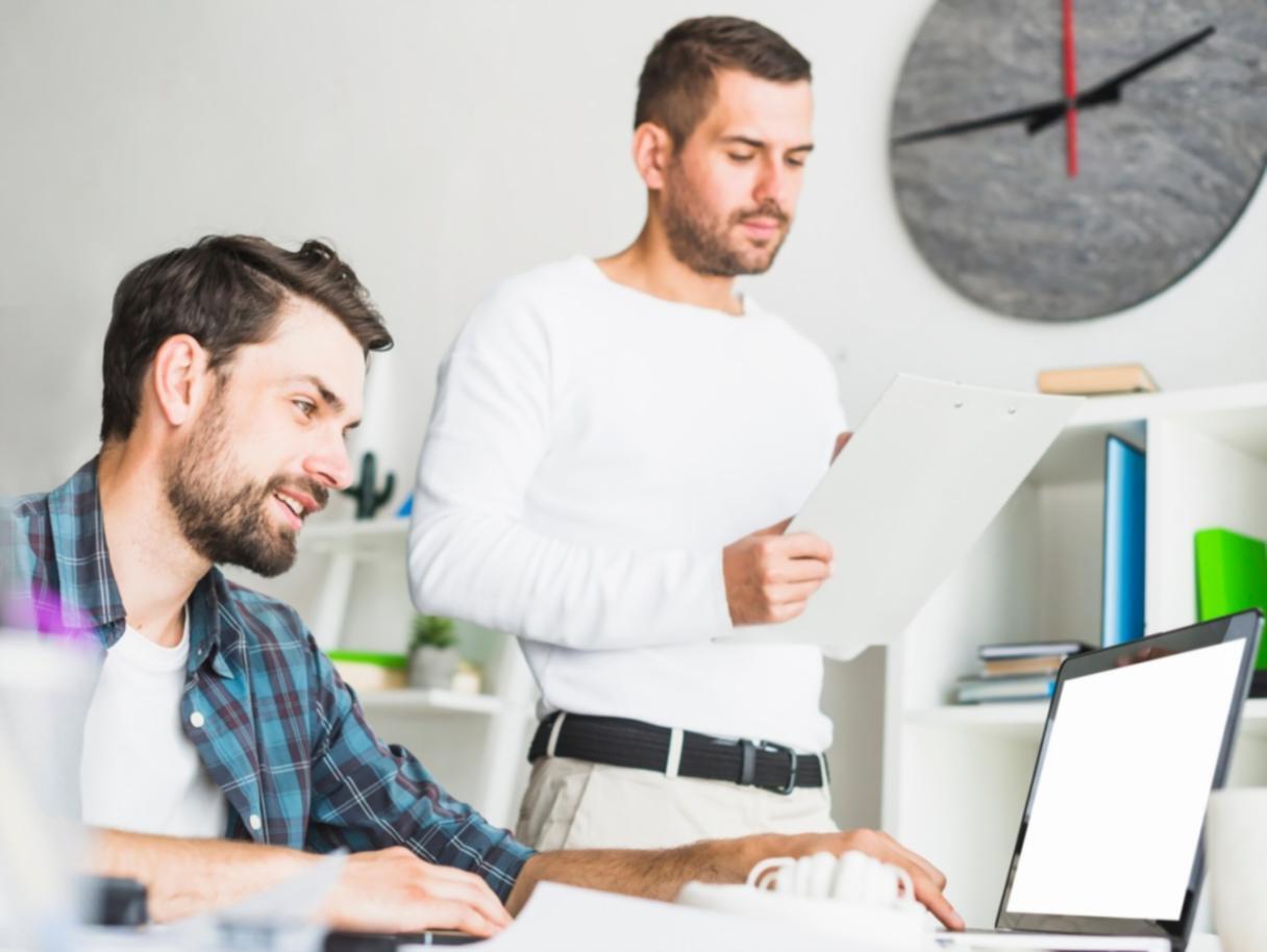 Анализ финансовых показателей на экране